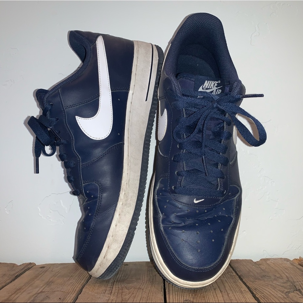 Men’s Nike Air Forces - Picture 2 of 4